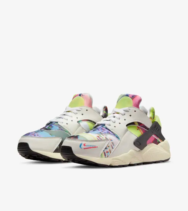 Women Nike Air Huarache SE "Pixel"